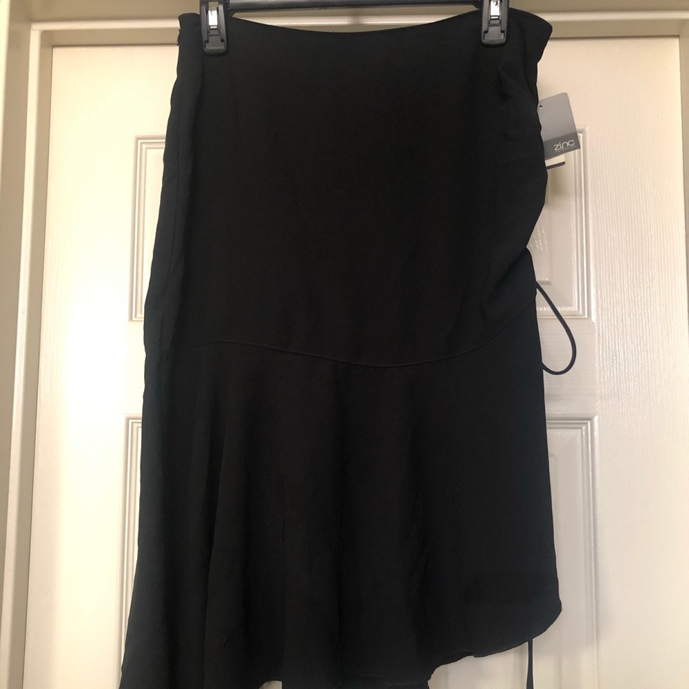 Asymmetrical scallop hem skirt